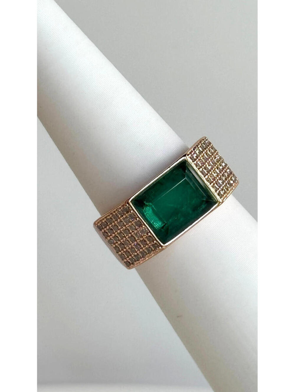 Bomb Party May Ring "Petals And Paves" Sz 9 Emerald + Quartz on Rose Gold